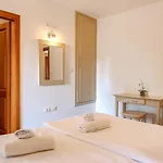 Rustic Casa Mate With 2 Bedrooms In Tinjan Villa *