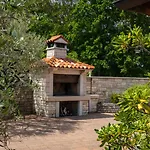 Villa Rustic Casa Mate With 2 Bedrooms In Tinjan
