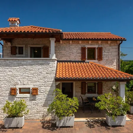 Rustic Casa Mate With 2 Bedrooms In Tinjan Villa Kringa
