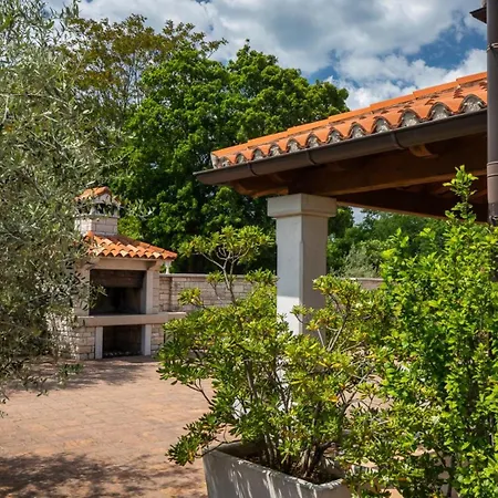 Villa Rustic Casa Mate With 2 Bedrooms In Tinjan Kringa