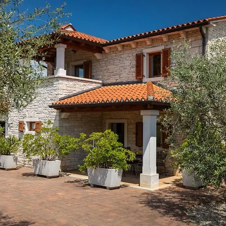 Villa Rustic Casa Mate With 2 Bedrooms In Tinjan Kringa