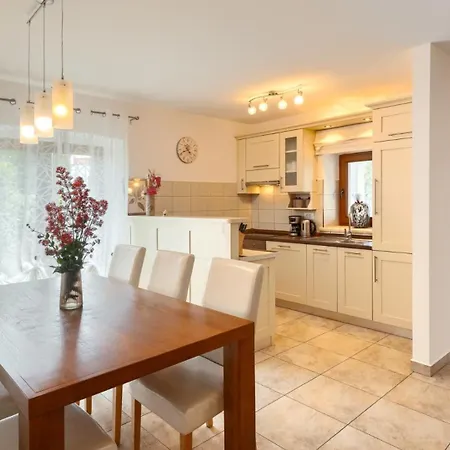 Rustic Casa Mate With 2 Bedrooms In Tinjan *