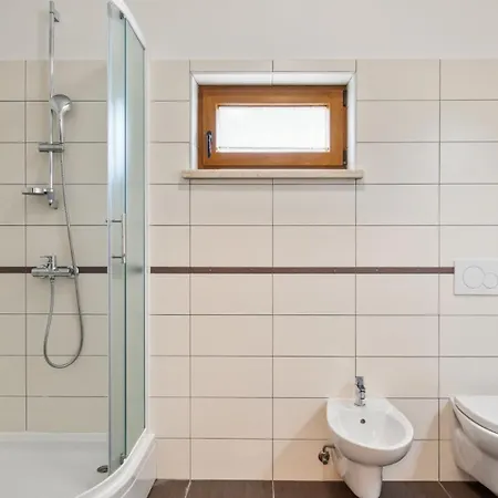 Rustic Casa Mate With 2 Bedrooms In Tinjan Kringa