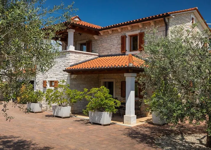 Villa Rustic Casa Mate With 2 Bedrooms In Tinjan Kringa