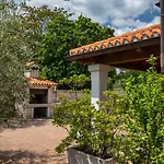 Villa Rustic Casa Mate With 2 Bedrooms In Tinjan Kringa