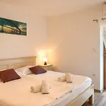 ヴィラ Rustic Casa Mate With 2 Bedrooms In Tinjan