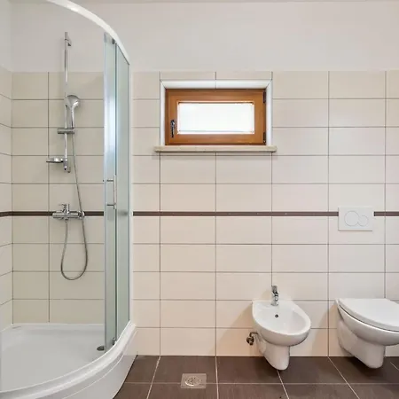 Rustic Casa Mate With 2 Bedrooms In Tinjan Willa