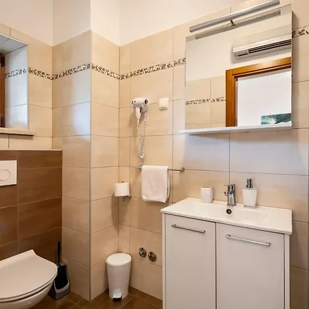 Willa Rustic Casa Mate With 2 Bedrooms In Tinjan *