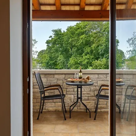 Villa Rustic Casa Mate With 2 Bedrooms In Tinjan Kringa