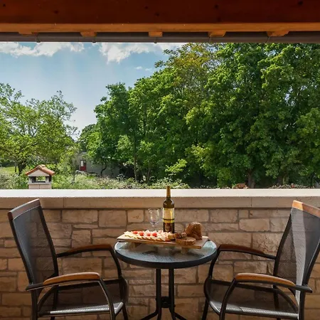 Rustic Casa Mate With 2 Bedrooms In Tinjan Willa Kringa