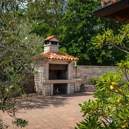 Villa Rustic Casa Mate With 2 Bedrooms In Tinjan