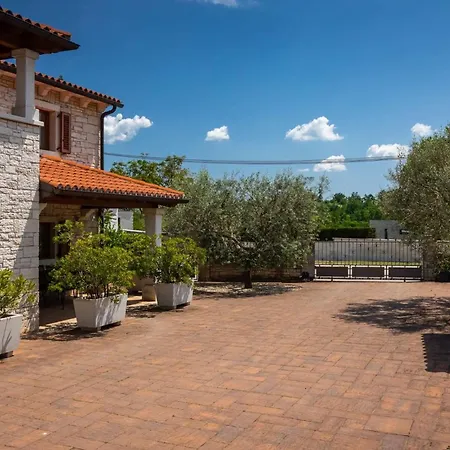 Rustic Casa Mate With 2 Bedrooms In Tinjan Willa *