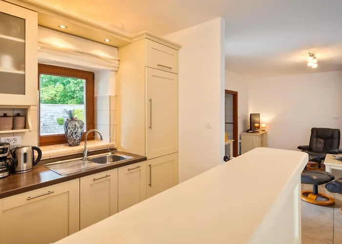 Rustic Casa Mate With 2 Bedrooms In Tinjan Kringa