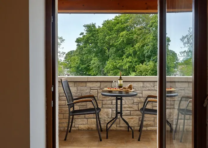 Rustic Casa Mate With 2 Bedrooms In Tinjan Vila *